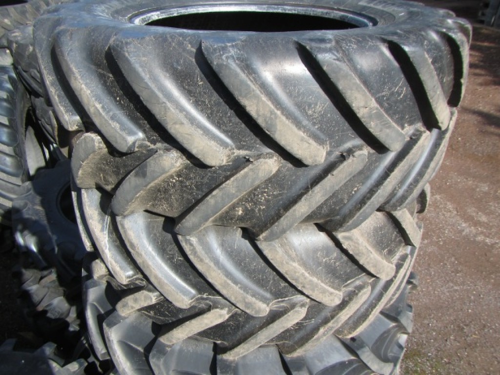 2x 600/65/38 + 2x 480/65/28 Michelin tyres 70%