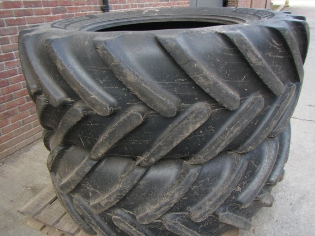 2x 600/65/38 + 2x 480/65/28 Michelin tyres 70%