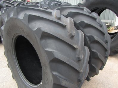 2x Michelin 600/70/30 MACH X BIB 40% tyres
