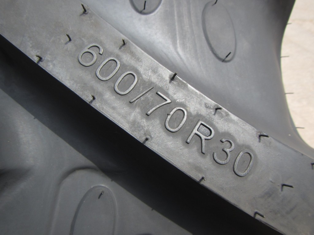 2x new 710/70/42 + 2x new 600/70/30 BKT tyres