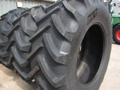 2x new 710/70/42 + 2x new 600/70/30 BKT tyres