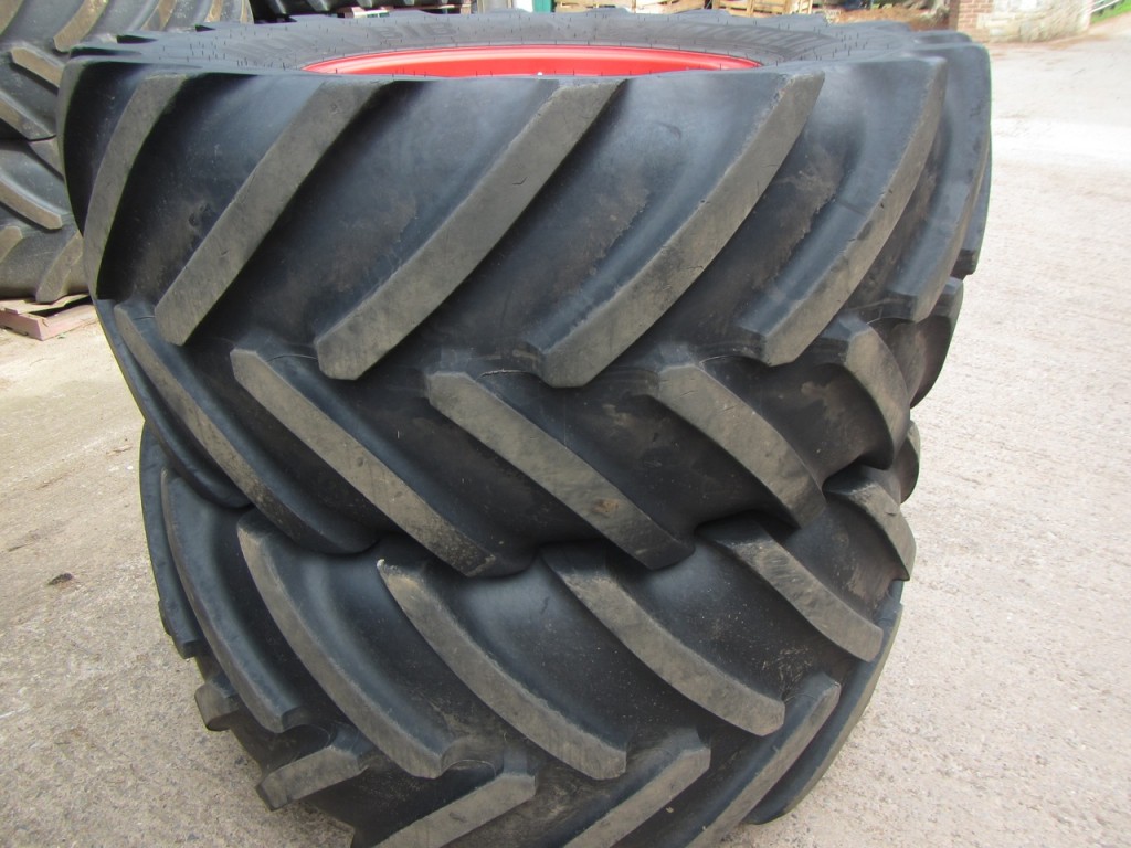 650/75/38 40% + 600/65/28 35% Michelin tyres, fitted to Fendt rims