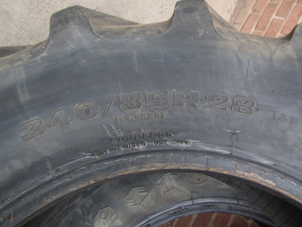 2x 13.6/28 Firestone tyres 70%