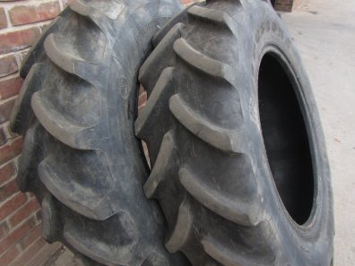 2x 13.6/28 Firestone tyres 70%