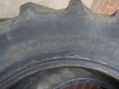 2x 13.6/28 Firestone tyres 70%
