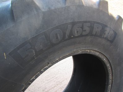 2x 650/65/42 + 2x 540/65/30 Michelin tyres 35-40%