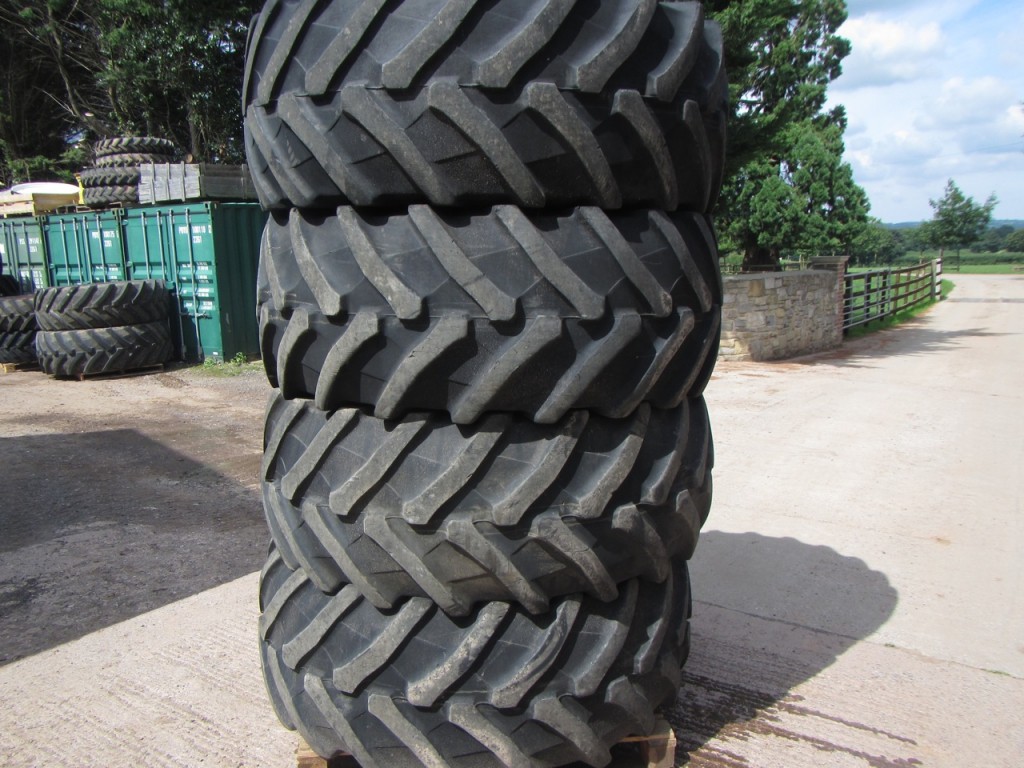 4x 600/65/30 Trelleborg TM1000 High Power tyres 25-30%