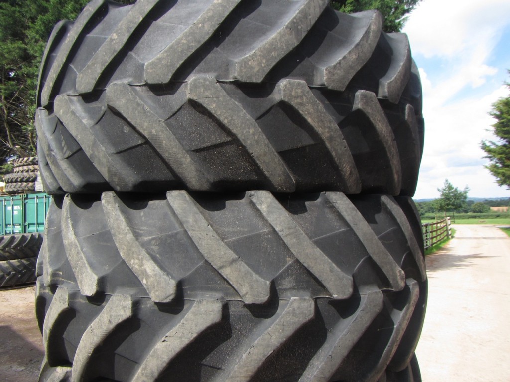 4x 600/65/30 Trelleborg TM1000 High Power tyres 25-30%