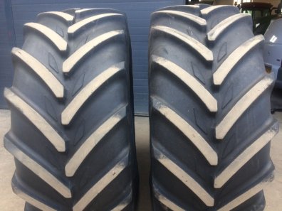 2x 650/60/38 + 2x 520/60/28 Michelin tyres 60%
