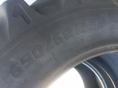 2x 650/60/38 + 2x 520/60/28 Michelin tyres 60%