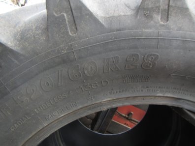 2x 650/60/38 + 2x 520/60/28 Michelin tyres 60%