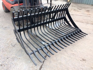 New Quicke 2 meter stone fork complete with Euro brackets