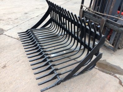 New Quicke 2 meter stone fork complete with Euro brackets