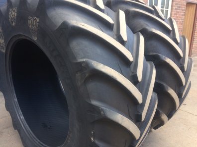 2x 650/60/38+ 2x 520/60/28 Michelin tyres 60%