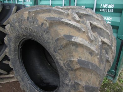 2x 650/75/38 + 2x 600/65/28 25% tyres