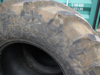 2x 650/75/38 + 2x 600/65/28 25% tyres
