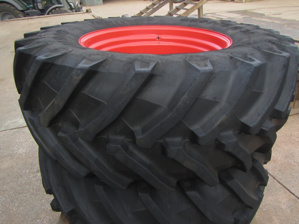 2x 650/65/38 + 540/65/28 Trelleborg tyres fitted to Fendt rims