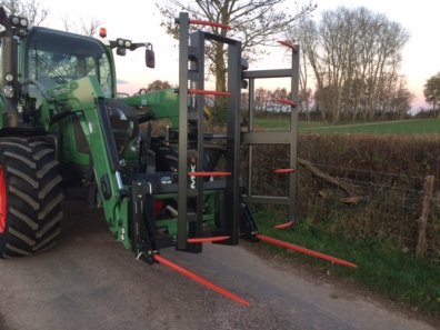 New MX manubal V500 bale handler, Euro brackets, Floating bottom tine kit