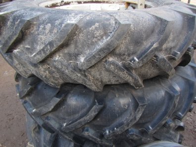 2x 13.6/28 Alliance 80% tyres fitted to rims