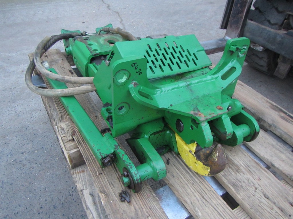 John Deere pickup hitch, taken of 2012 JD 6430, very good
