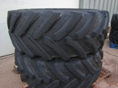 2x 650/65/42+ 2x 540/65/30 BKT tyres 50-60%, fitted to Fendt 700 series rims