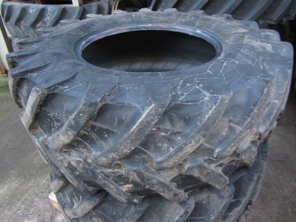 2x 650/65/38 + 540/65/28 Trelleborg tyres 40%
