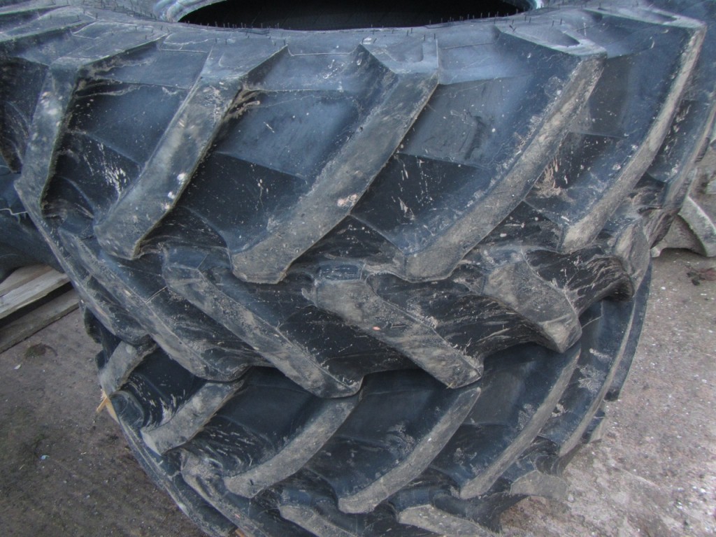 2x 650/65/38 + 540/65/28 Trelleborg tyres 40%