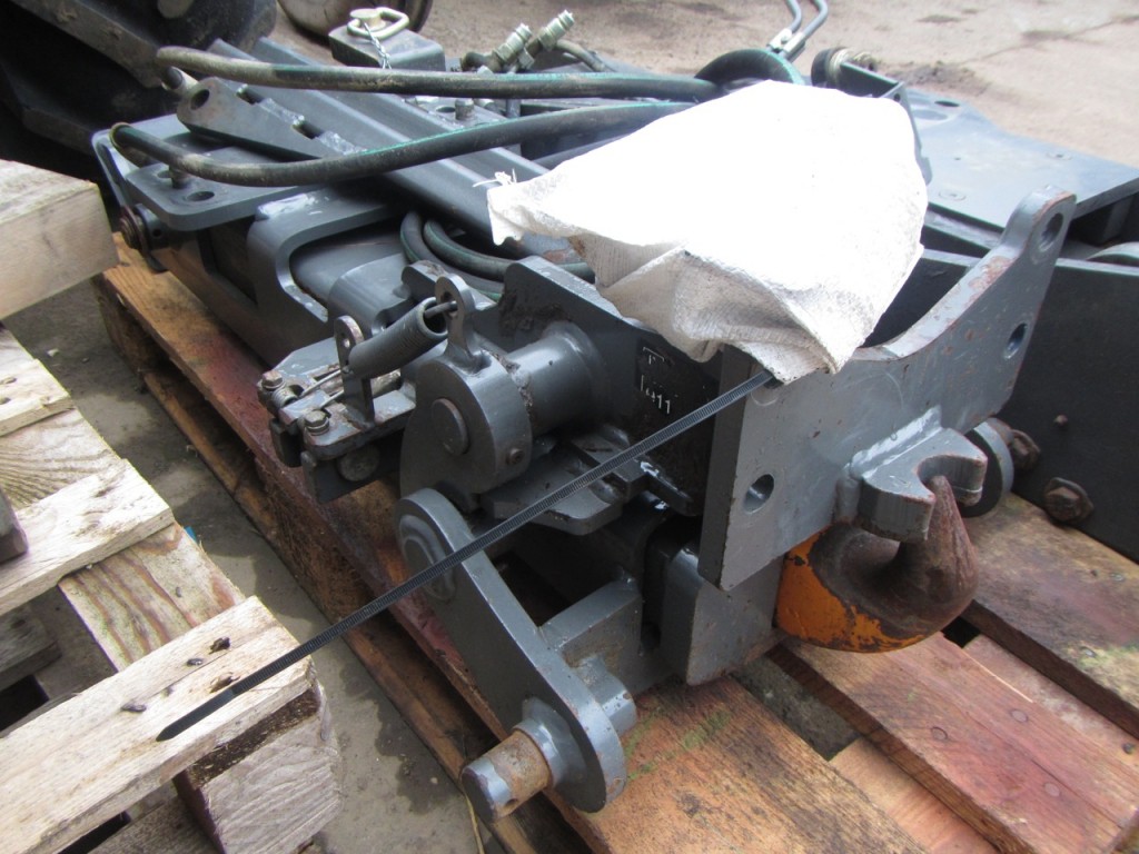 Dromone telescopic pickup hitch to fit Fendt 820, taken off low hour tractor