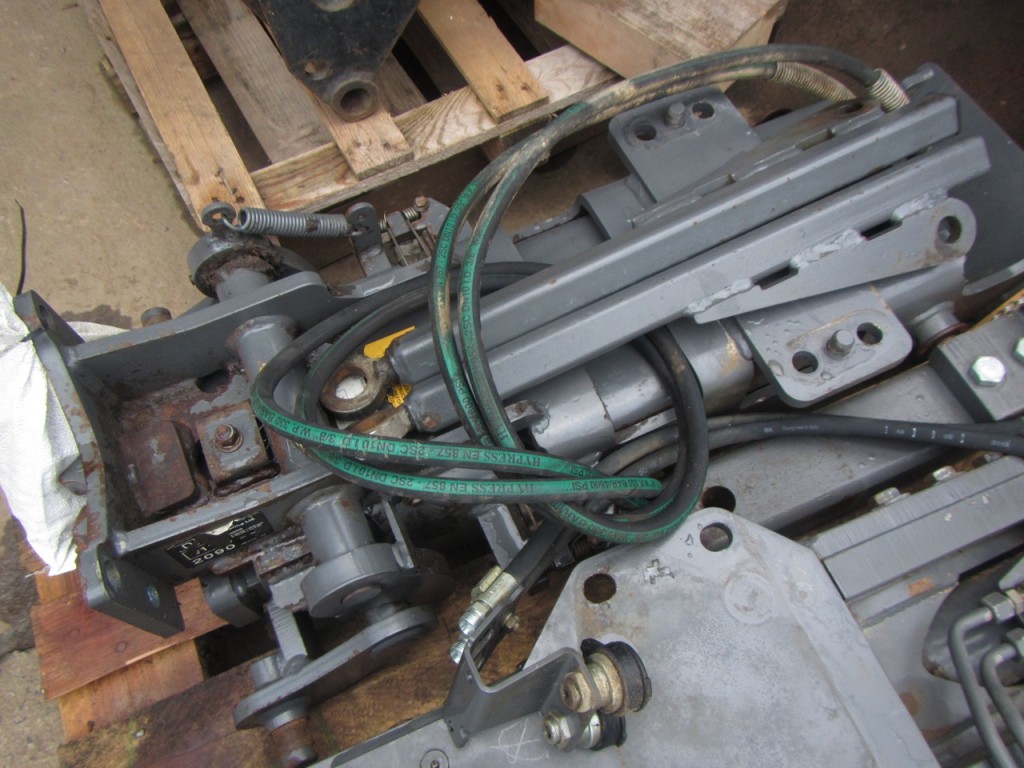 Dromone telescopic pickup hitch to fit Fendt 820, taken off low hour tractor