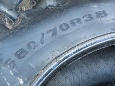 2x 580/70/38 20% + 480/70/28 10% tyres