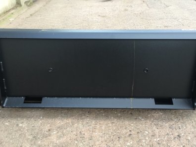 new Quicke 185 C2 bucket, skid steer brackets