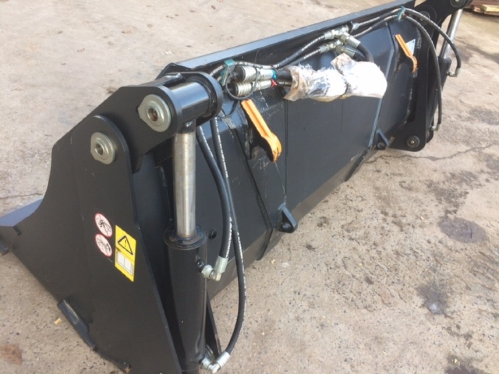 new Quicke 185MP 4 in 1 bucket, Euro brackets
