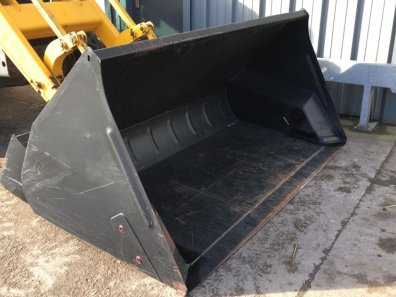Quicke 240XH Toe tip bucket, 2016, Euro brackets, pipes