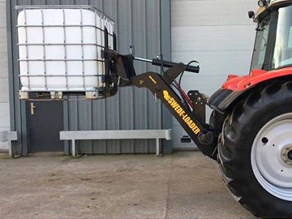 new Swedeloader linkage mounted loader, Euro carriage, self levelling, third service