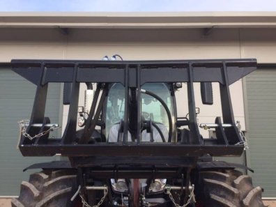 new Swedeloader linkage mounted loader, Euro carriage, self levelling, third service