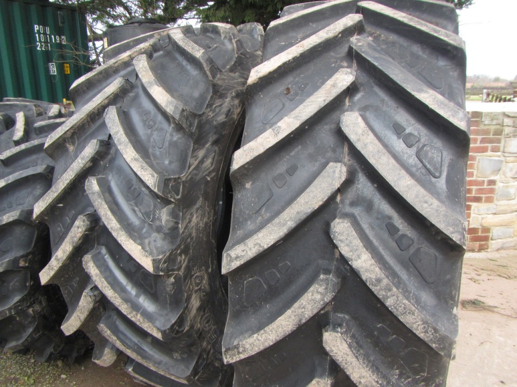 2x 650/65/42 + 2x 540/65/30 new Infinity tyres