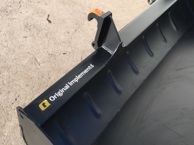 new Quicke Alo 220 Grading high visibility bucket, Euro brackets
