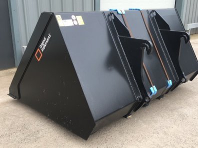 new Quicke grain bucket, Volvo BM brackets, 2.8 meters wide, this bucket will hold approx 3300kg of wheat