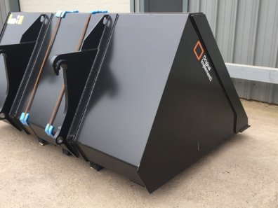 new Quicke grain bucket, Volvo BM brackets, 2.8 meters wide, this bucket will hold approx 3300kg of wheat