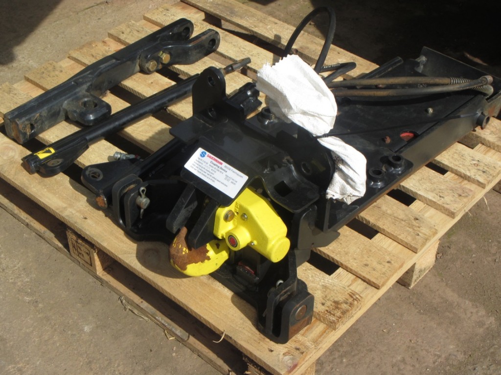 New Holland pickup hitch, to fit T6.150 Electro Command, as new
