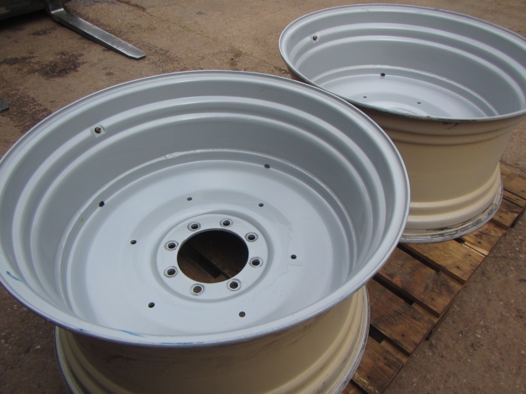 2x Deutz 20/38 Deutz wheels, with also fit some John Deere and Fendt tractors