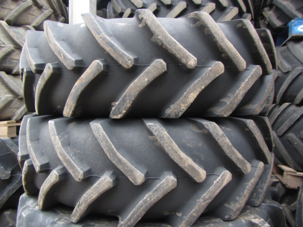 2x Cultor 16.9/28 tyres 80%