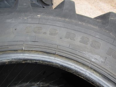 2x Cultor 16.9/28 tyres 80%