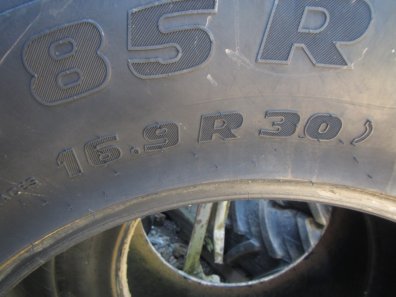 2x 20.8/42 60% + 16.9/30 30% Trelleborg tyres