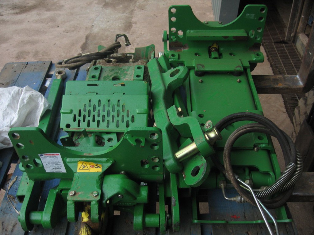 John Deere 7530 pickup hitches, 2009, only done 450 hours