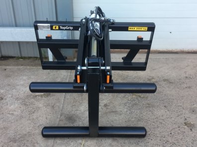 Quicke Alo Topgrip over the top bale handler, Euro brackets