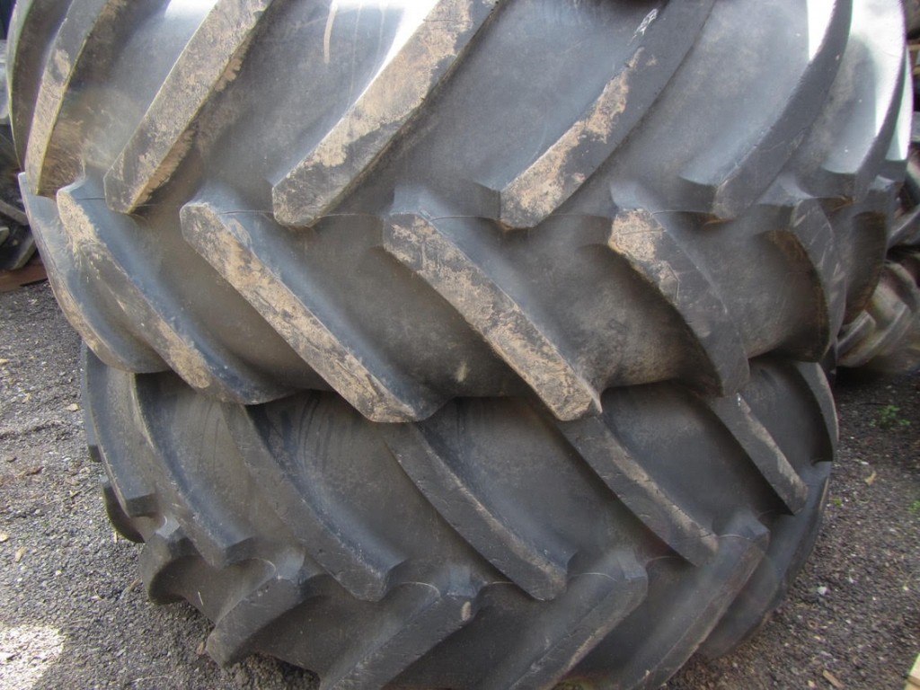 2x 710/70/42 Michelin tyres 75%