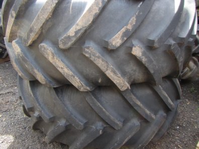 2x 710/70/42 Michelin tyres 75%