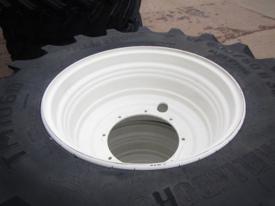 2x 710/60/42 + 2x 600/60/30 Trelleborg tyres 99%, fitted to New Holland wheels