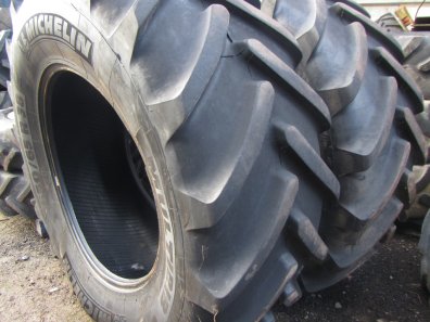 2x 650/65/38 Michelin tyres 85%